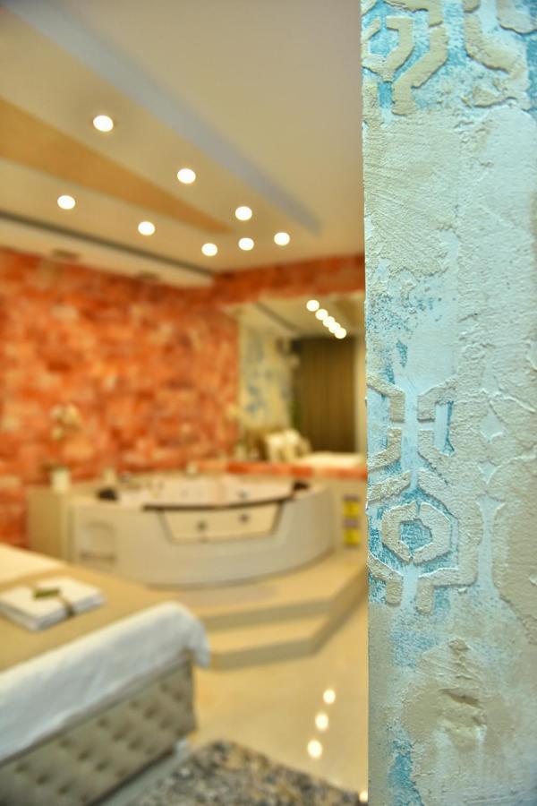 Design Apartment Premium Spa Lux 4 Star "Dubai" Completely Private Wellness & Spa Free Included Sauna & Jacuzzi & Salt Wall & Fire Place & 3D Ceilings & Business Wifi & Netflix & Keyless Code Entry & Full Smart App & Secure 2 Parking Place Ćuprija 外观 照片
