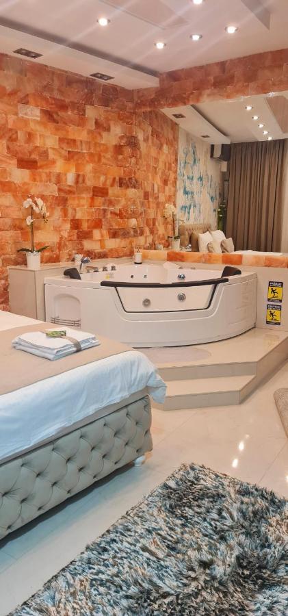Design Apartment Premium Spa Lux 4 Star "Dubai" Completely Private Wellness & Spa Free Included Sauna & Jacuzzi & Salt Wall & Fire Place & 3D Ceilings & Business Wifi & Netflix & Keyless Code Entry & Full Smart App & Secure 2 Parking Place Ćuprija 外观 照片