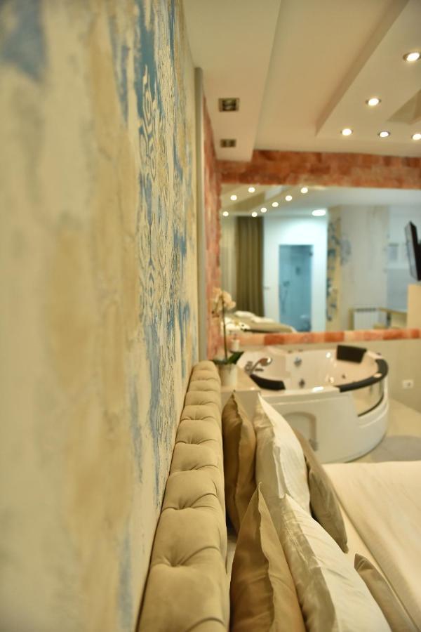 Design Apartment Premium Spa Lux 4 Star "Dubai" Completely Private Wellness & Spa Free Included Sauna & Jacuzzi & Salt Wall & Fire Place & 3D Ceilings & Business Wifi & Netflix & Keyless Code Entry & Full Smart App & Secure 2 Parking Place Ćuprija 外观 照片